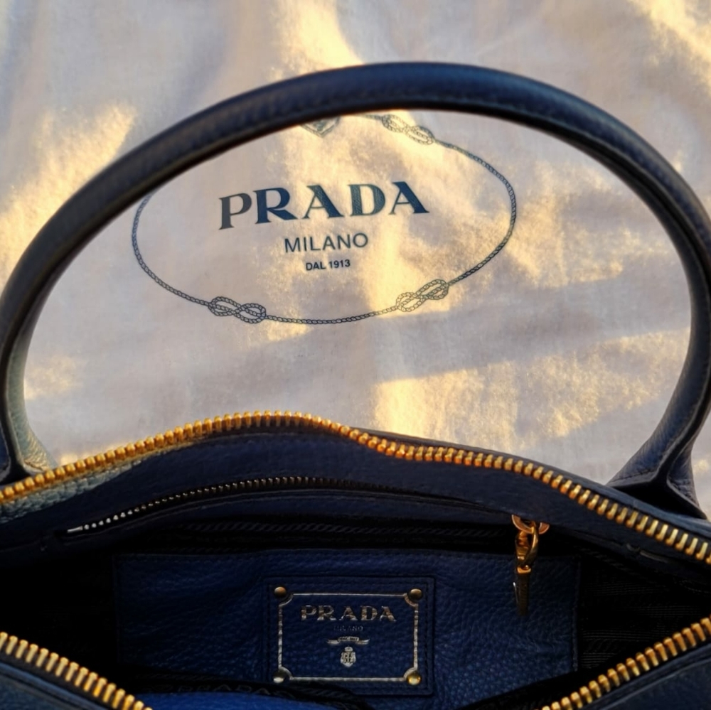 Original Prada Larga bag *** NEW and ORIGINAL *** - Picture 6 of 8